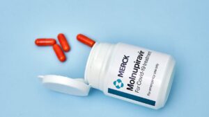 Covid-19 : Le traitement à base de la pilule Molnupiravir approuvé au Maroc