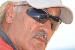 relate, chante, eclate.